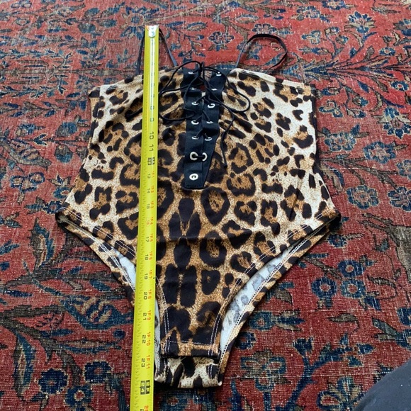 Sexy leopard bodysuit 🐆 - Picture 5 of 13